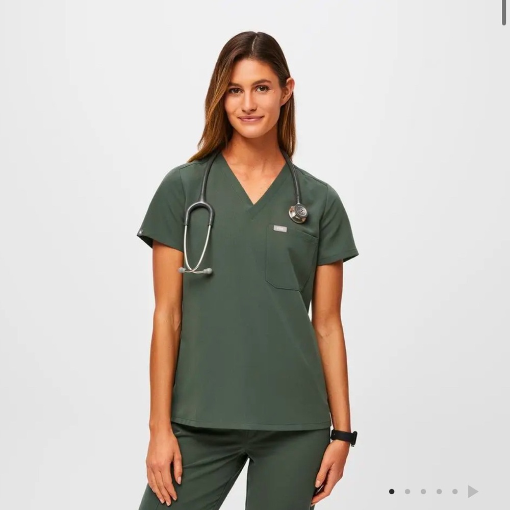 Figs Catarina scrub top
